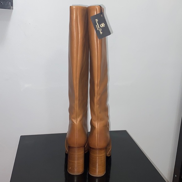 Massimo Dutti - Brown leather knee high boot! - Picture 4 of 5